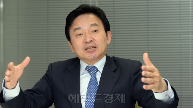 원희륭 제주도지사 인터뷰./ 안훈 기자 rosedale@heraldcorp.com 2016.05.12