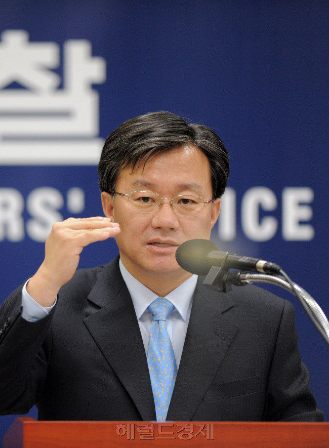 탈세 혐의 등을 받고 있는 검사장 출신 홍만표 변호사가 이번주 검찰 출석을 앞두고 있다. [사진=헤럴드경제DB]