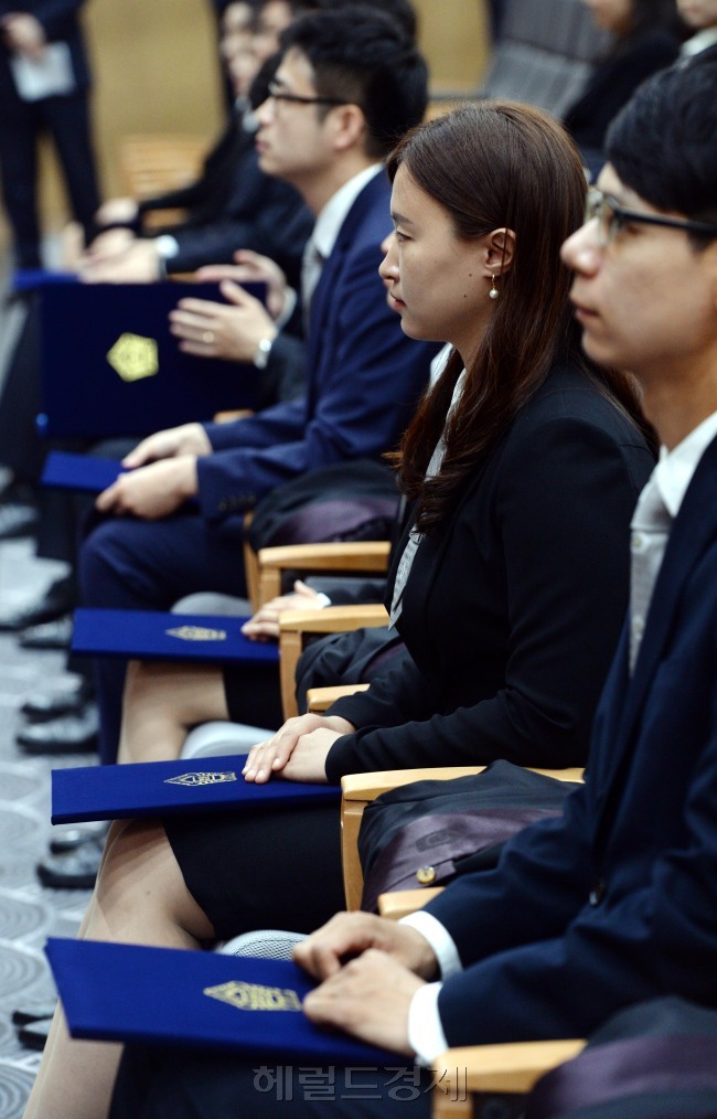 로스쿨 도입 이후 법조계 특유의 폐쇄적인 문화가 희석되는 등 일정 부분 성과가 나타나고 있다. 하지만 최상위 대학 출신들의 쏠림 현상이 여전하고 최근에는 불공정 입학 논란까지 불거지면서 한계점도 노출하고 있다.  [사진=헤럴드경제DB]