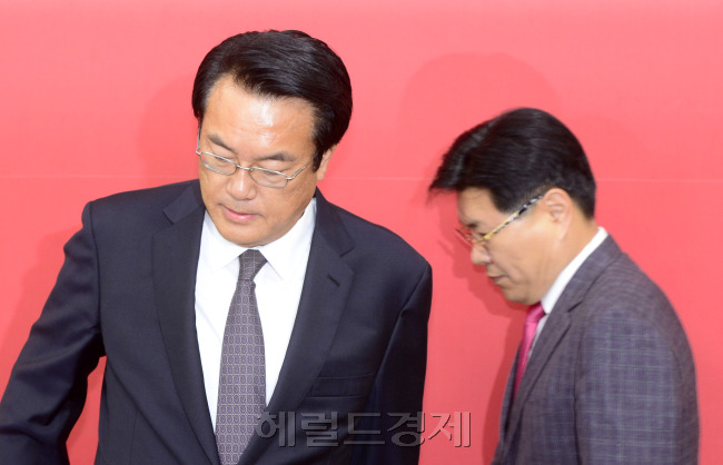 정진석 새누리당 원내대표가 20일 오전 서울 여의도 국회에서 열린 원내지도부-중진의원 연석회의에 참석하고 있다. 박해묵 기자/mook@heraldcorp.com