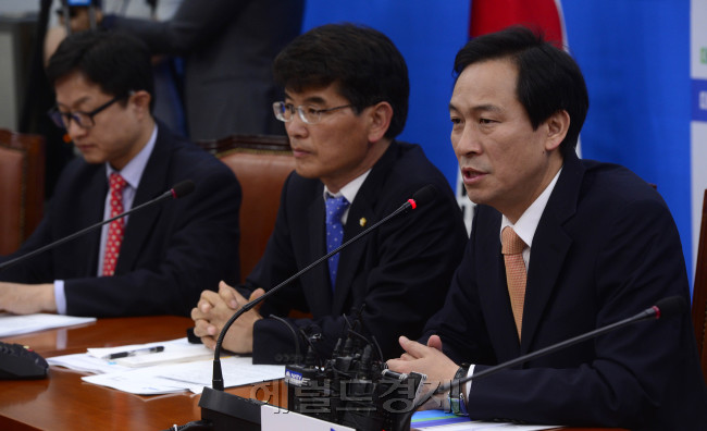 우상호 더불어민주당 원내대표가 24일 오전 서울 여의도 국회에서 열린 원내대책회의에서 모두발언을 하고 있다. 박해묵 기자/mook@heraldcorp.com