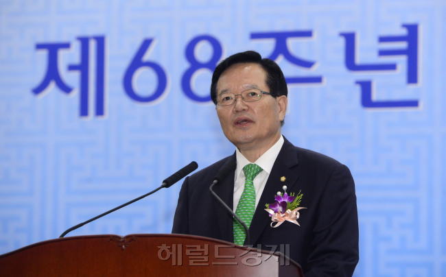 정의화 국회의장이 27일 오전 서울 여의도 국회에서 열린 제68주년 국회개원기념식에서 기념사를 하고 있다. 박해묵 기자/mook@heraldcorp.com