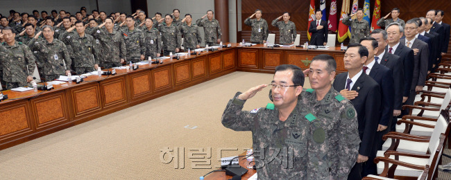 군 고위 장성들이 올해 초 국방부 청사에서 열린 전군지휘관회의에 참가하기 위해 한 자리에 모였다. 사진=안훈 기자/rosedale@heraldcorp.com