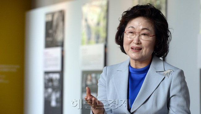 일본군 위안부 피해자 지원을 위한 재단설립준비위원회 위원장을 맡은 김태현 성신여대 명예교수는 일본측이 출연하게 될 10억엔(107억원)에 대해 배상의 성격을 갖는다고 밝혔다. [사진=안훈 기자/rosedale@heraldcorp.com]