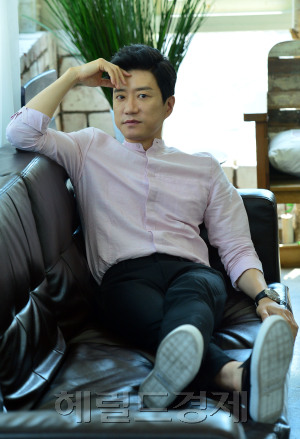 [사진= 영화 ‘특별수사:사형수의 편지’에 출연한 배우 김명민을 3일 서울 종로구 삼청동의 한 카페에서 만났다. 윤병찬 기자/yoon4698@heraldcorp.com]