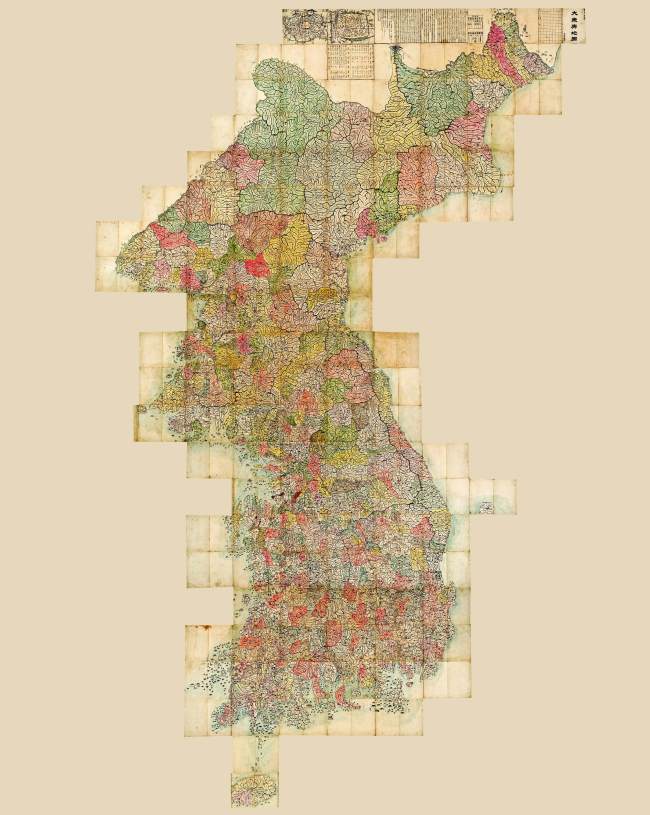 Daedongyeojido, the large-scale map of the Korean Peninsula made by geologist Kim Jeong-ho during Joseon Dynasty, 1861 (K Auction)