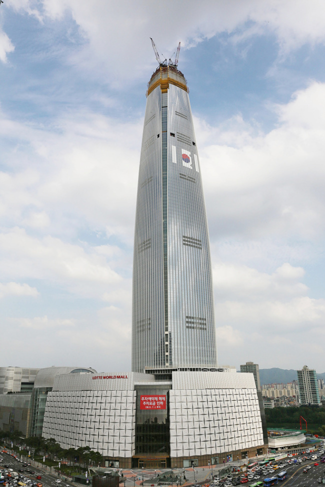 Lotte World Tower in Jamsil, southeastern Seoul.   The Investor