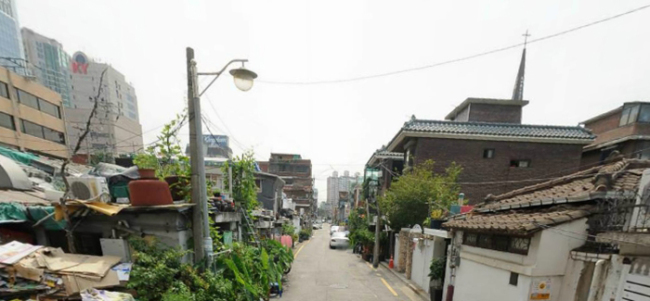 용산정비창전면 1구역 도시환경정비사업은 도시/주거환경을 개선하는 공익사업이다. 사진은 용산정비창전면 1구역의 노후주택 모습.