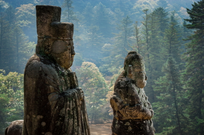 Stone sculptures stand guard at Gwangneung, the tomb for 7th King Saejo and his wife Queen Jeonghee, in Namgyangju, Gyeonggi Province. (The National Palace Museum of Korea)
