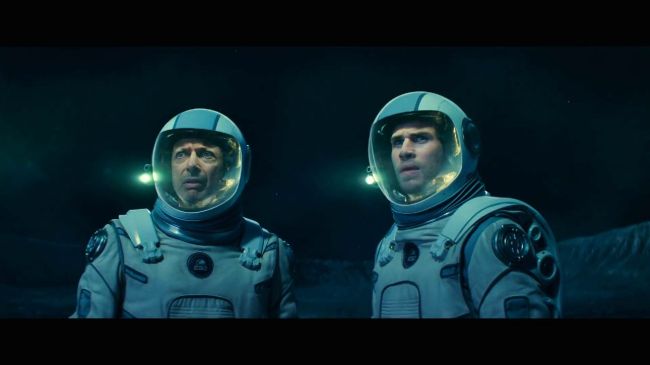 Jeff Goldblum (left) and Liam Hemsworth star in “Independence Day: Resurgence.” (20th Century Fox)