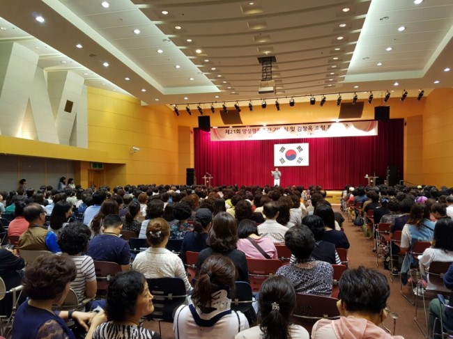 지난 4일 한 자치구에서 열린 양성평등주간 기념 초청강연회에 700명의 시민들이 참석했다. 그런데 이 중 남성 참석자는 30~40명 정도였고, 95% 정도의 여성 참석자로 강연장이 채워졌다.