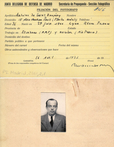 Two sides of the press card used by French writer and pioneering aviator, Antoine de Saint-Exupery during the Spanish Civil War (1936-1939), found June 30 at the Centro Documental de la Memoria Historica in Salamanca, western Spain. (AFP-Yonhap)