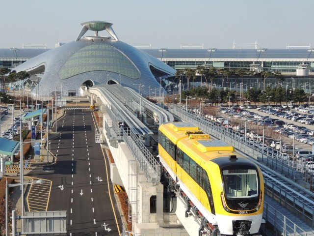 Maglev train on the Airport Railroad Express/ The Investor
