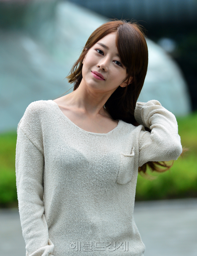 ?ㅻ윴???댁닔誘??명꽣酉?<br />?ㅻ퀝李ш린??yoon4698@heraldcorp.com
?ㅻ윴???댁닔誘??명꽣酉?
?ㅻ퀝李ш린??yoon4698@heraldcorp.com