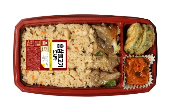 ▲세븐일레븐 ‘홍삼불고기 도시락’
◀GS25의 ‘김혜자 민물장어덮밥’