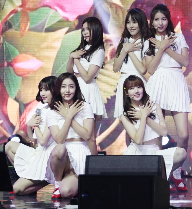 GFriend performs at a press showcase for the release of its first album “LOL” in Seoul on Monday. (Yonhap)