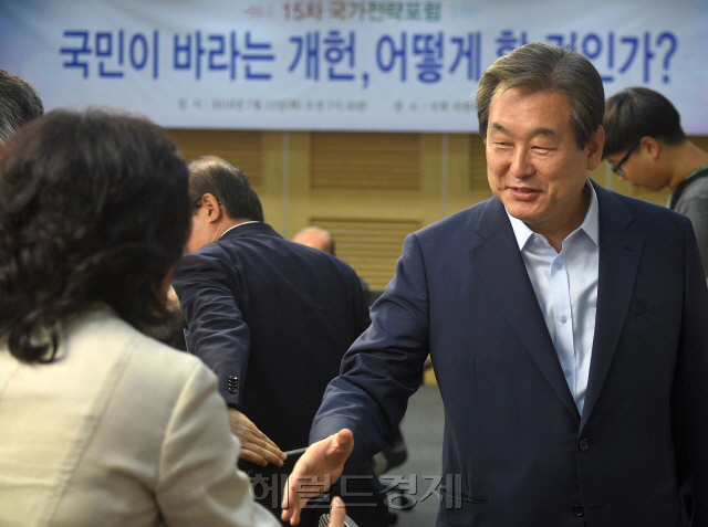 김무성 전 새누리당 대표가 12일 오전 서울 여의도 국회 의원회관에서 열린 국가전략포럼에 참석하고 있다. 박해묵 기자/mook@heraldcorp.com