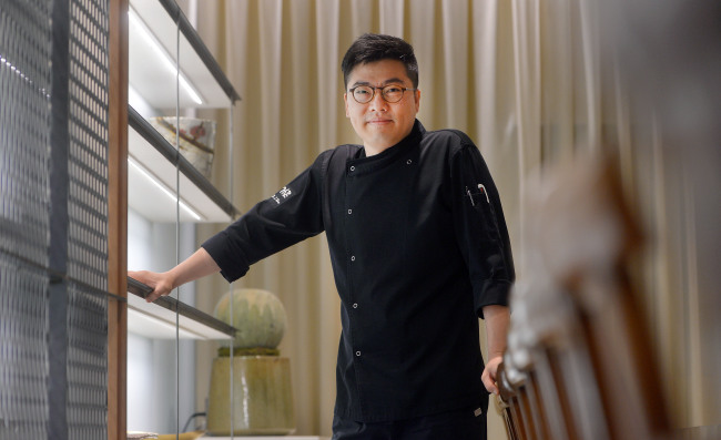 Kim Byeong-jin, the executive chef of Gaon (Lee Sang-sub/The Korea Herald)