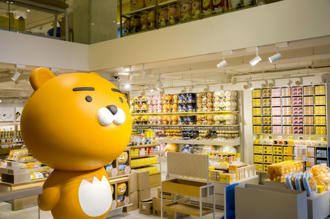 Customers look around the newly opened Kakao Friends Flagship Store in Gangnam, southern Seoul (Kakao)　