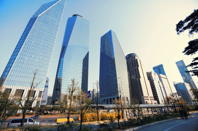 Brookfield to acquire IFC Seoul for W3tr: report