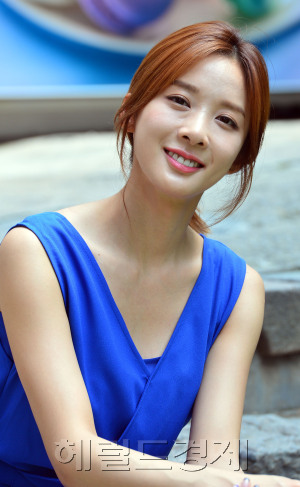 [사진= MBC 드라마 ‘운빨로맨스’에서 당차고 쿨한 커리어우먼으로 분한 이청아를 만났다. 윤병찬 기자/yoon4698@heraldcorp.com]