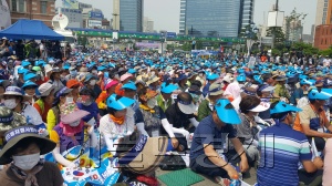[사진=성주 군민 2000여명이 서울로 올라와 사드 배치를 반대하는 집회를 열었다. 사진=구민정 기자/korean.gu@heraldcorp.com]