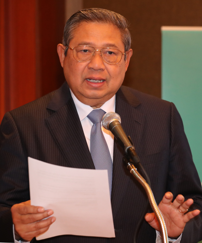 Susilo Bambang Yudhoyono, former Indonesian President and the current chair of the council of the Global Green Growth Institute, speaks at a news conference in Seoul on Thursday. (Yonhap)
