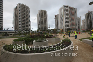 [사진=2016 리우 올림픽 선수촌 건설 현장.출처=게티이미지]