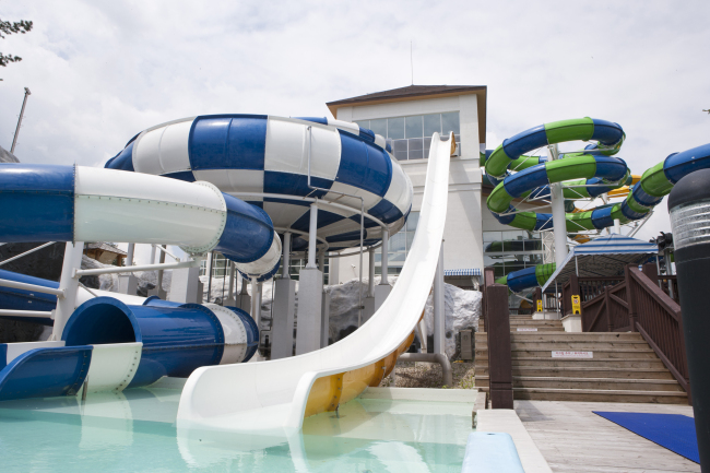 A view of the high-speed water slide at the Yongpyong Resort in Pyeongchang, Gangwon Province (Yongpyong Resort)