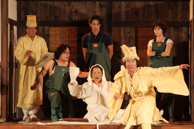 A scene from director Lee Yoon-taek’s “Ogu: The Ritual of Death.” (Theatre Troupe Georipae)