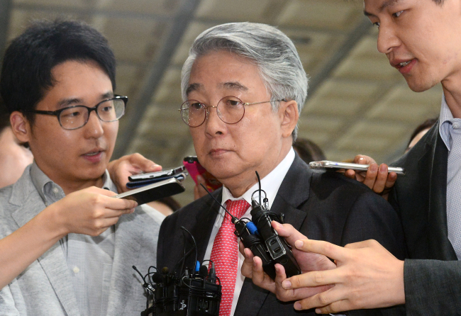 Renault Samsung Motor CEO Park Dong-hoon, former chief of Audi-Volkswagen Korea, appears to the prosecution for questioning. / The Investor