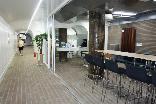 The Play and Relay center and Seoul Start-up Cafe, built by Seodaemun-gu Office and Yonsei University in an underground passage in front of the university (Rumy Doo/The Korea Herald)