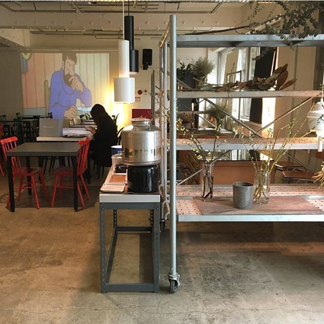The interior of multi-art space Zagmachi, a renovated shop in the formerly industrial area of Seongsu-dong, Seoul (Zagmachi Instagram)