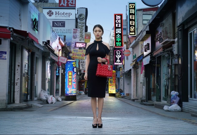 ‘한국 여자’ [사진제공=이완]