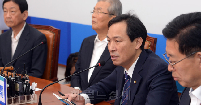 [사진설명= 12일 오전 서울 여의도 국회에서 열린 국민의당 비상대책위원회의에서 박지원 비상대책위원장이 발언을 하고 있다./ 안훈 기자 rosedale@heraldcorp.com]