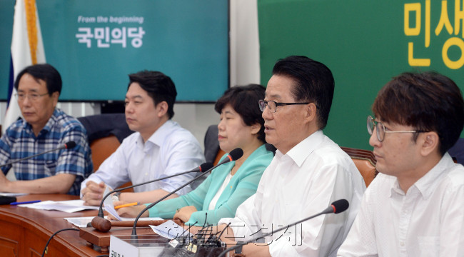 [사진설명= 12일 오전 서울 여의도 국회에서 열린 국민의당 비상대책위원회의에서 박지원 비상대책위원장이 발언을 하고 있다./ 안훈 기자 rosedale@heraldcorp.com]