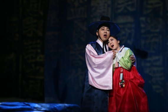 A scene from the Korean opera “Seonbi” (Chosun Opera Company)