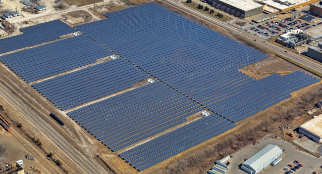 Maywood Solar Farm constructed by Hanwha Q Cells in Indianapolis, Indiana.