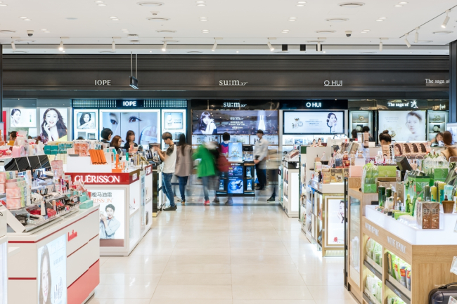 The interior of Hanwha’s Galleria Duty Free 63 in the 63 building in Yeouido, Seoul.