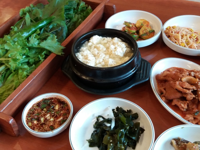 Ssambap, Korean cuisine’s unique style of enjoying greens (Christine Cho)