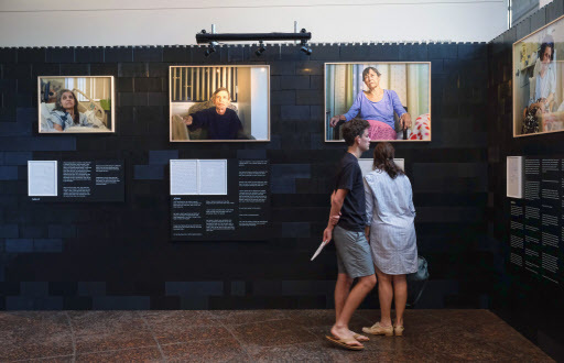 Visitors tour a photography exhibition “Right, Before I Die” by photographer Andrew George at the Museum of Tolerance in Los Angeles on Aug. 15. (AP-Yonhap)