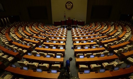 “대한민국 국회 실내 온도 24도”…폭염 고통 국민들 ‘분노’