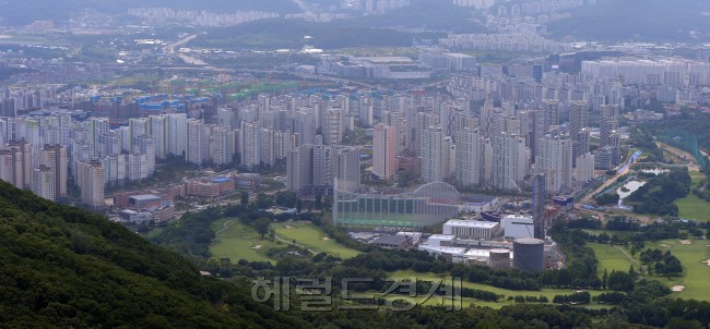 수도권 택지지구 공급이 말라붙고 있다. 사진은 서울의 마지막 택지지구로 불리운 위례신도시의 모습. ［사진 =이상섭 기자/babtong@heraldocrp.com］