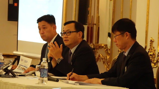 LS Cable & System CEO Myung Roe-hyun (center) speaks at a press briefing in Hanoi last week.