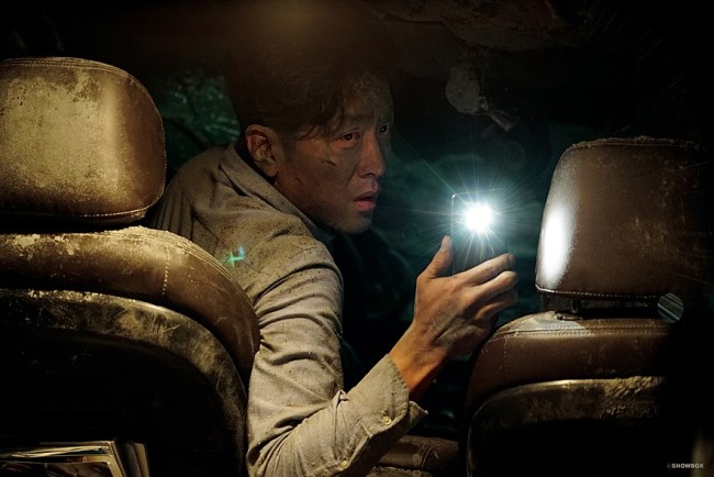 A scene from “Tunnel” (Showbox)