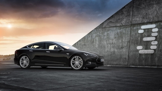 (Tesla)