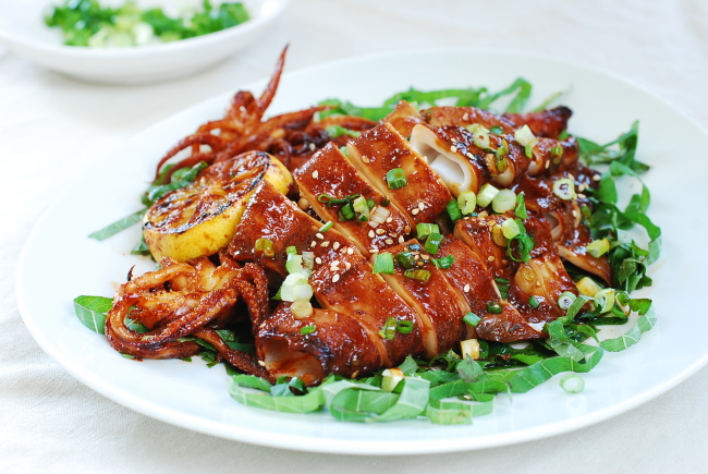 Ojingeo gui (Spicy grilled squid) (Korean Bapsang)