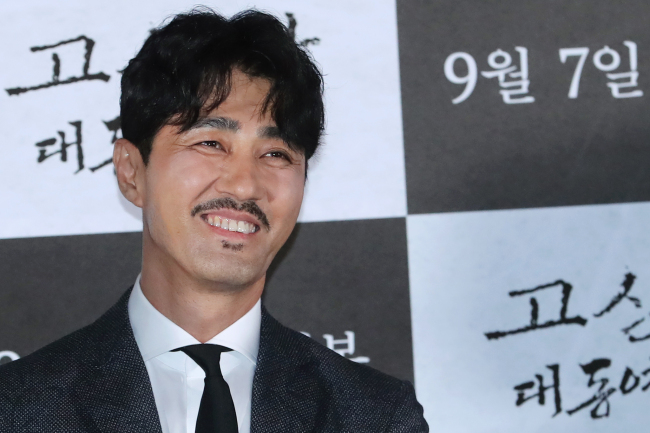 Actor Cha Seung-won smiles at a press conference for the film “The Map Against the World” in Seoul on Tuesday. (Yonhap)