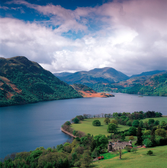 Lake Ullswater was beloved by the poet William Wordsworth, who found it especially beautiful in the spring when daffodils bloomed on its banks. (VisitBritain/Britain on View)