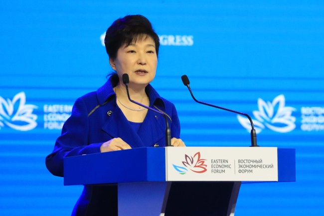 President Park Geun-hye delivers a keynote speech at the Eastern Economic Forum in Vladivostok, Russia, Saturday. (Yonhap)